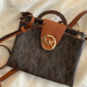 Michael Kors Crossbody purse